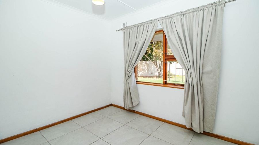 4 Bedroom Property for Sale in Hartenbos Central Western Cape